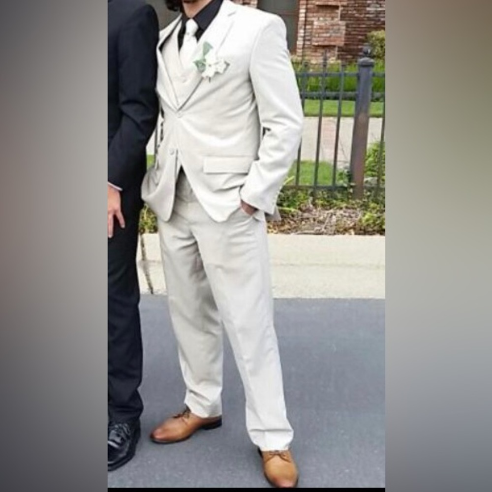 Circular Moda beige 3 piece suit